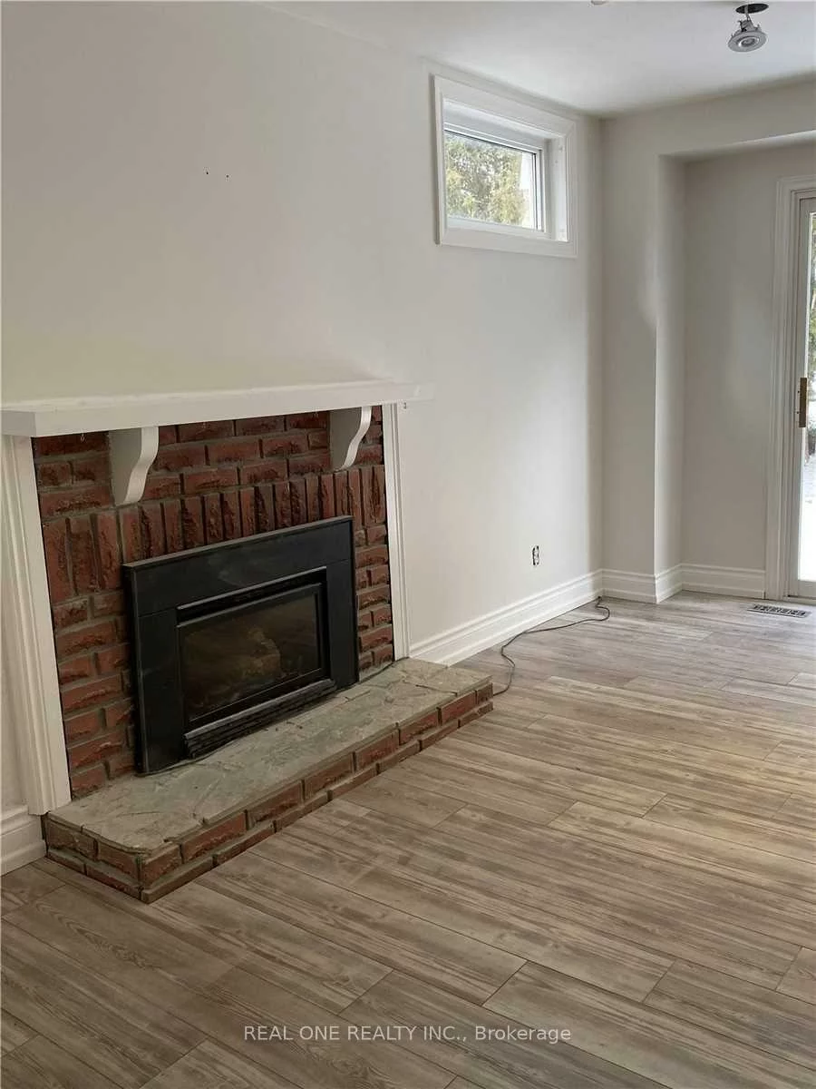 81, Eastman, Huron Heights-Leslie Valley, Newmarket