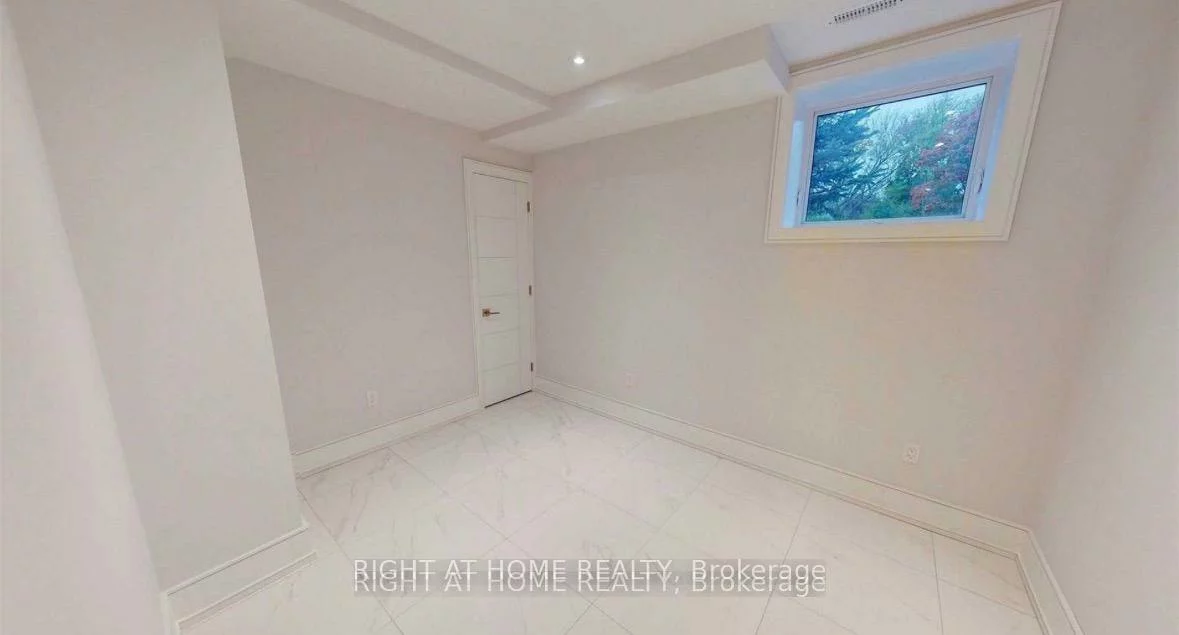 81, Joseph, Central Newmarket, Newmarket
