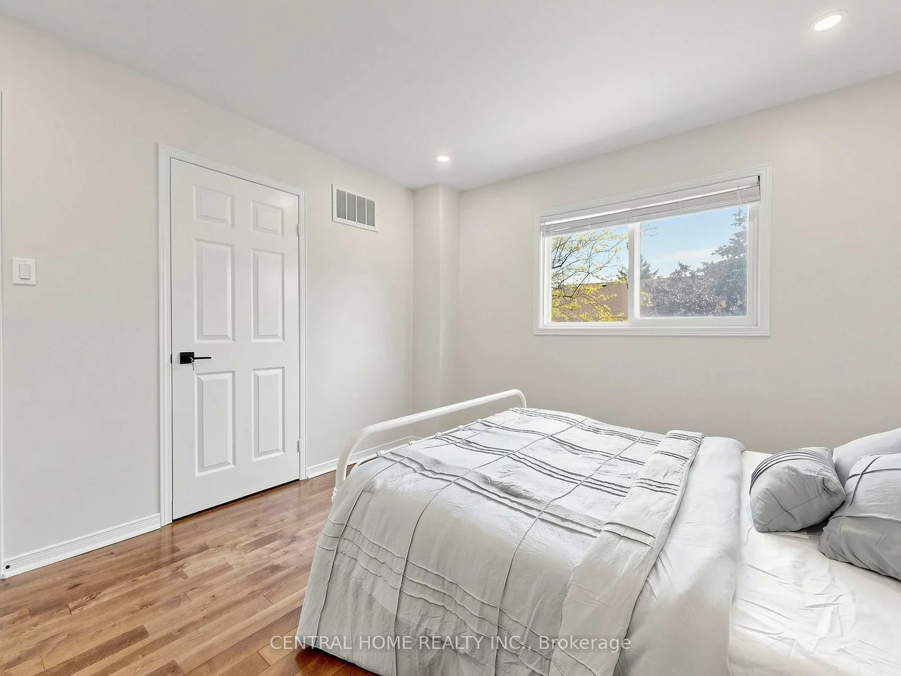 48, Ballard, Armitage, Newmarket