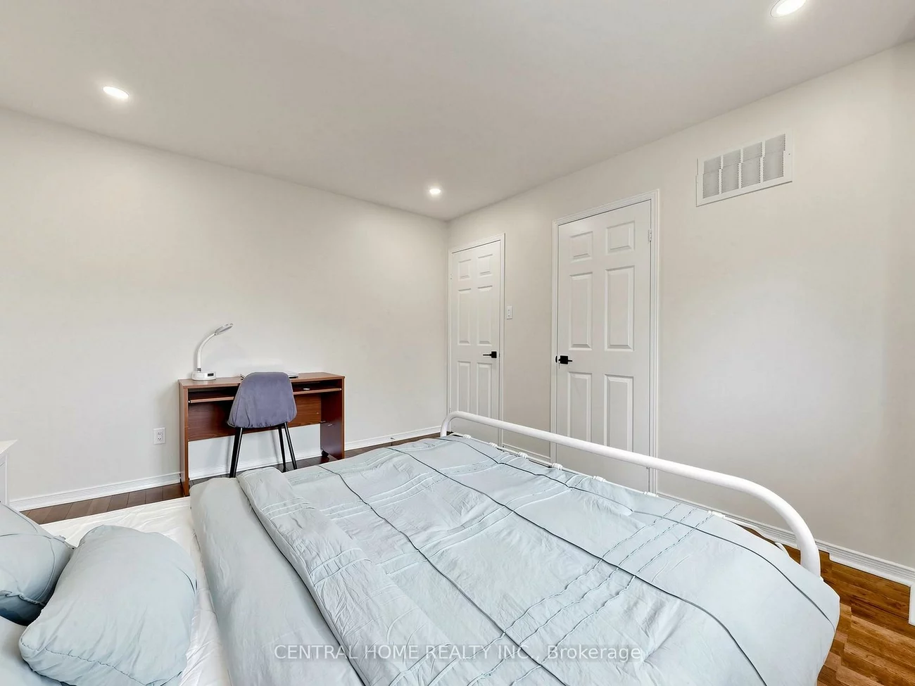 48, Ballard, Armitage, Newmarket
