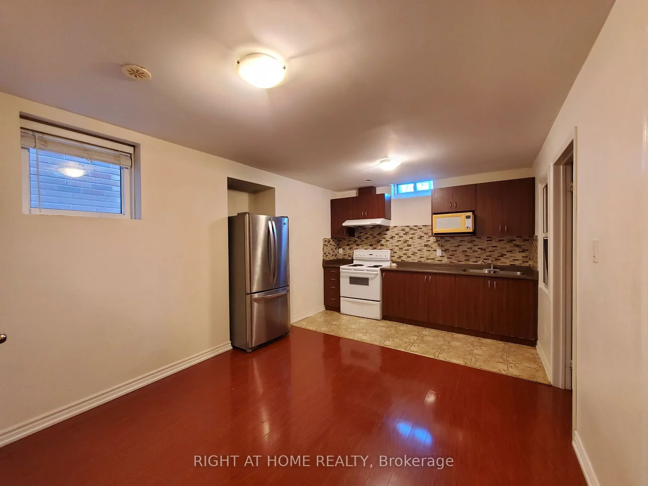 38, Cliff Gunn, Woodland Hill, Newmarket