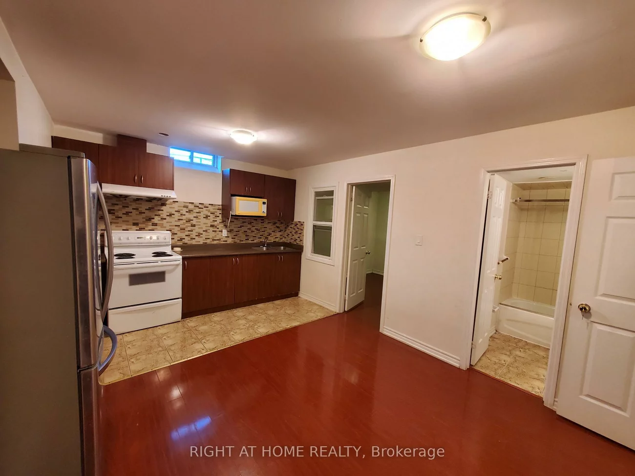 38, Cliff Gunn, Woodland Hill, Newmarket