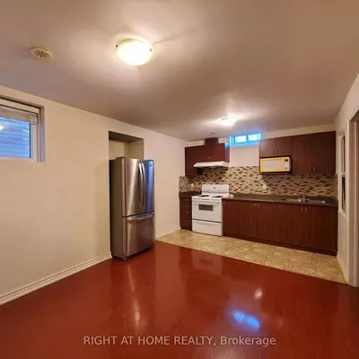 38, Cliff Gunn, Woodland Hill, Newmarket