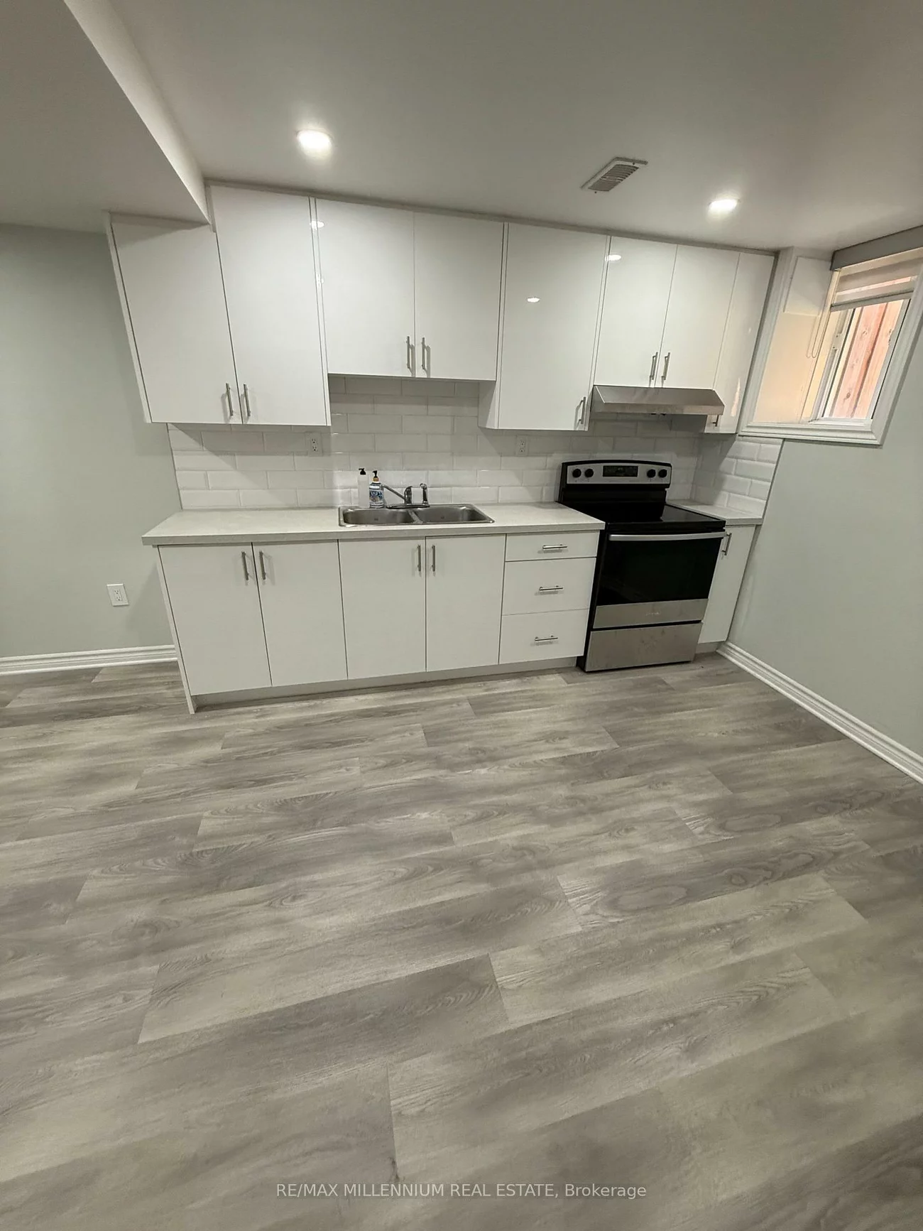 106, Knott, Glenway Estates, Newmarket