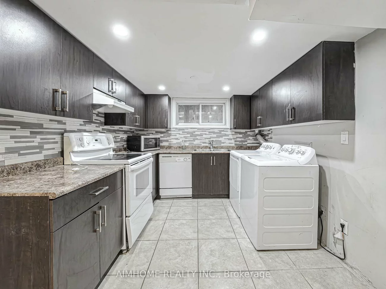 57, Gladman, Central Newmarket, Newmarket
