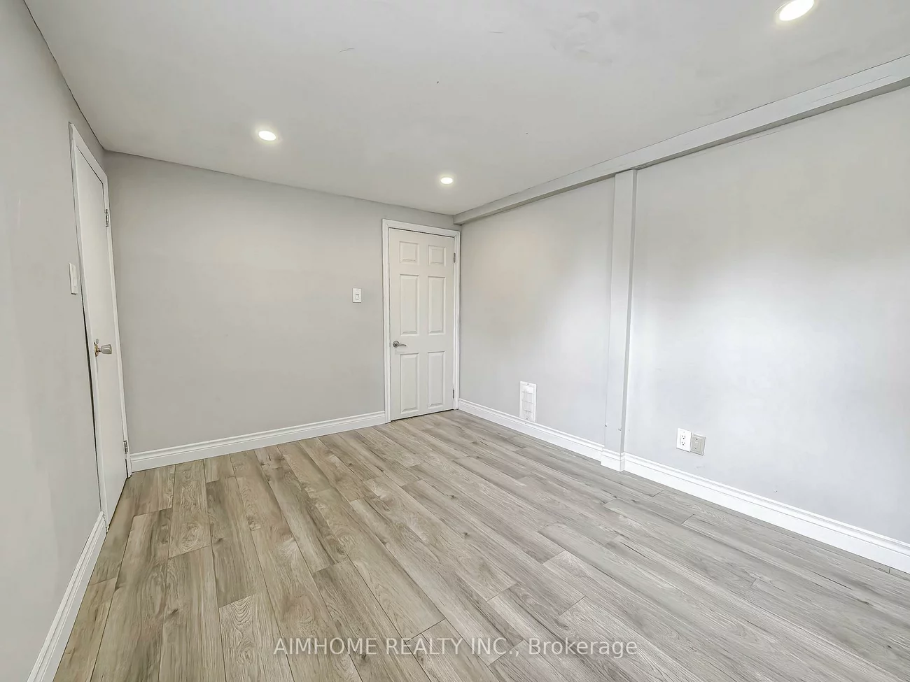 57, Gladman, Central Newmarket, Newmarket