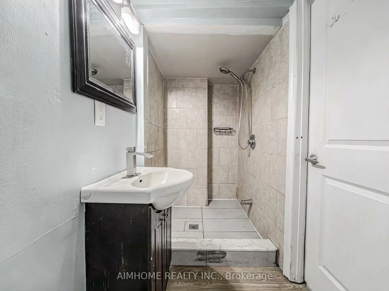 57, Gladman, Central Newmarket, Newmarket