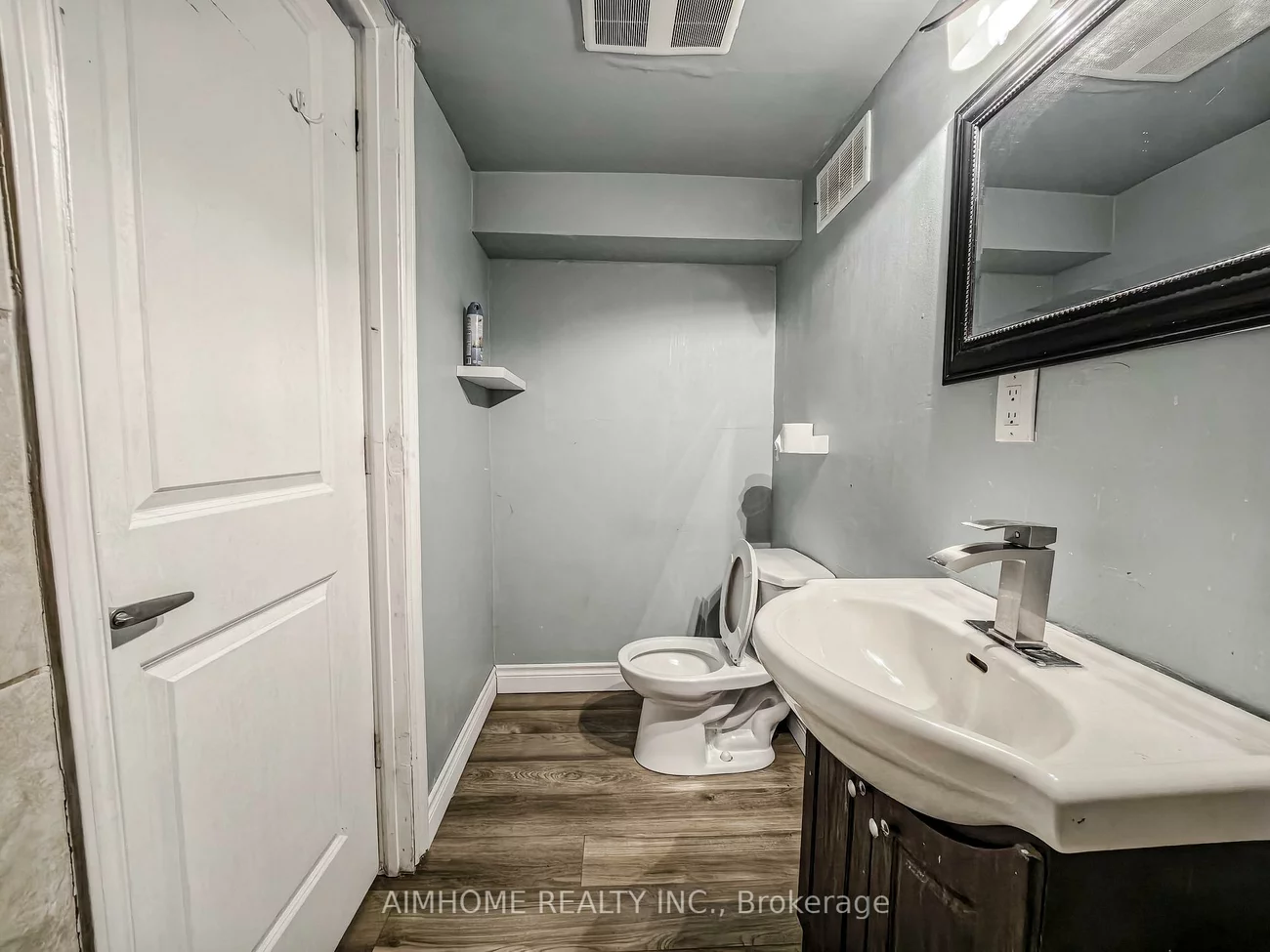 57, Gladman, Central Newmarket, Newmarket
