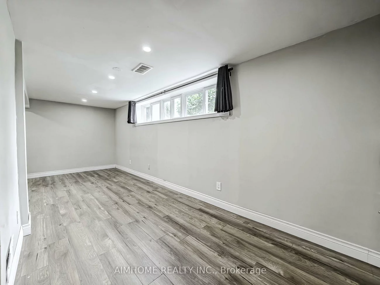 57, Gladman, Central Newmarket, Newmarket
