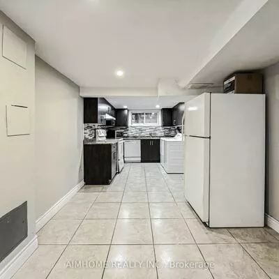 57, Gladman, Central Newmarket, Newmarket