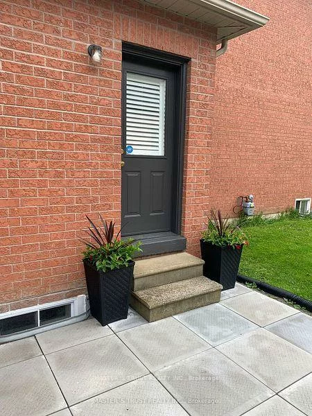 657, Chaleur, Stonehaven-Wyndham, Newmarket