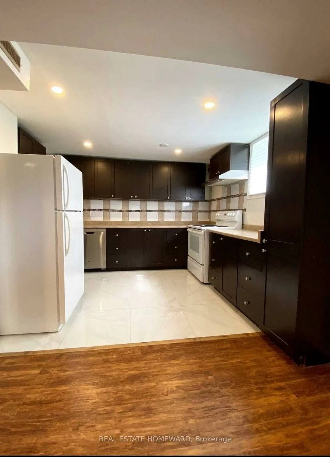 184, Avenue, Central Newmarket, Newmarket