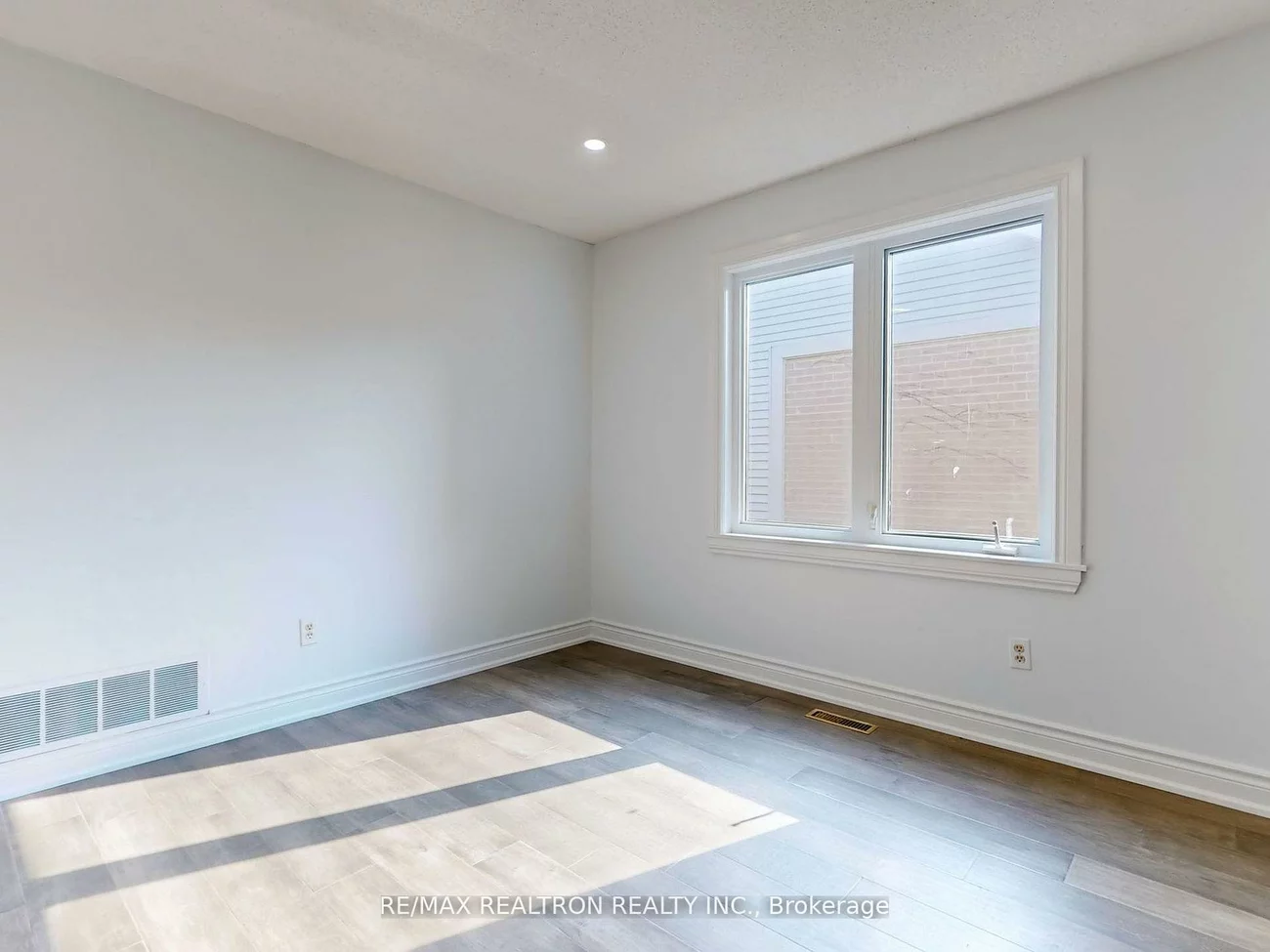 187, Crossland, Glenway Estates, Newmarket