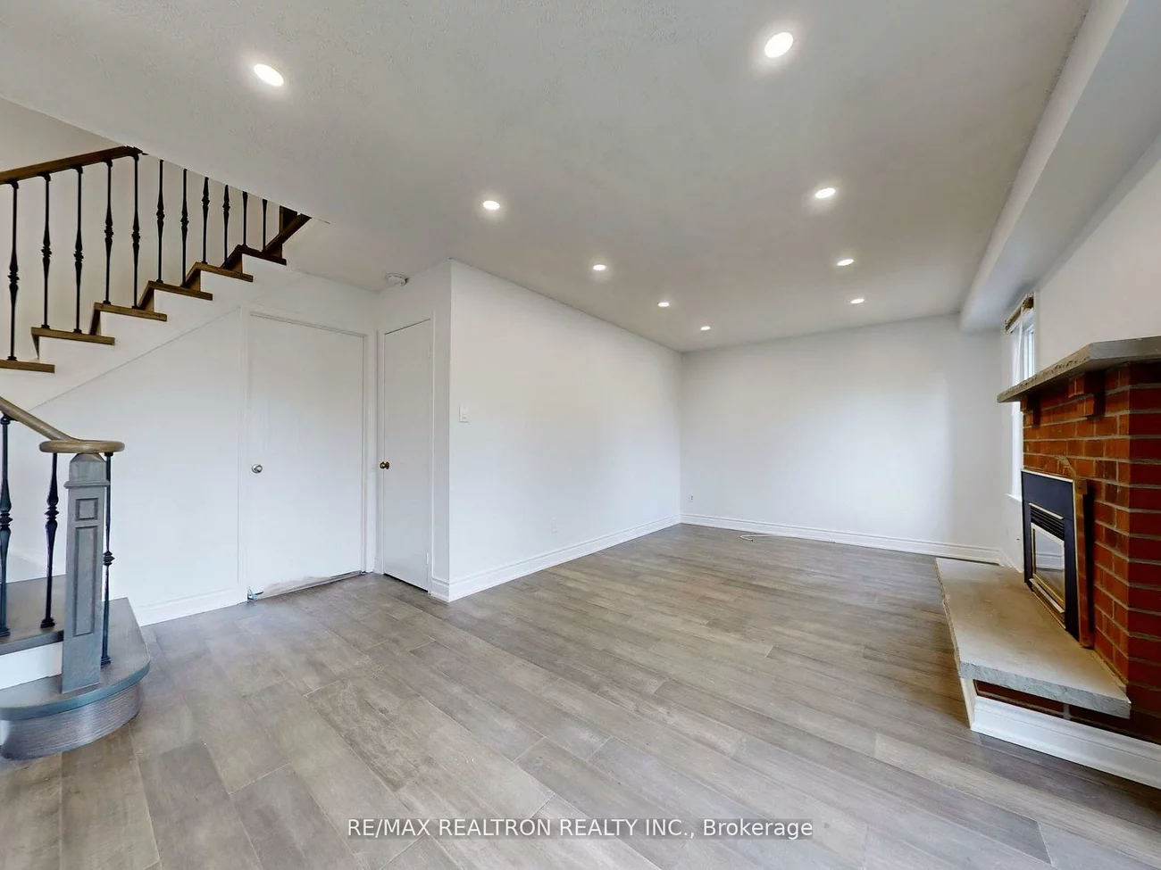 187, Crossland, Glenway Estates, Newmarket