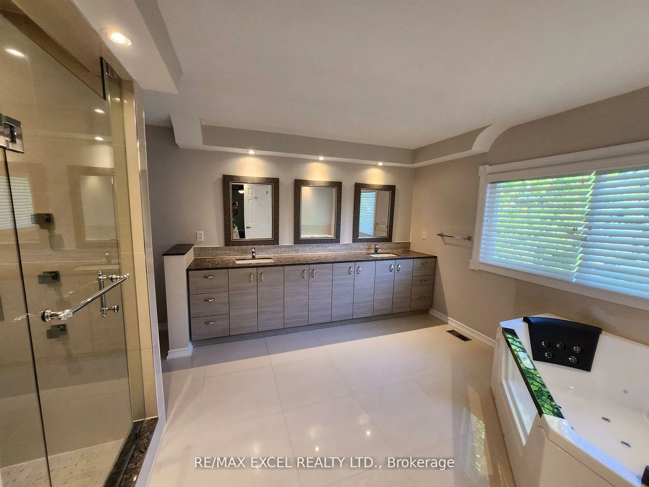 316, Alex Doner, Glenway Estates, Newmarket