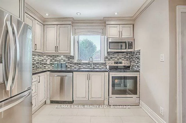 43, Boothbay, Central Newmarket, Newmarket
