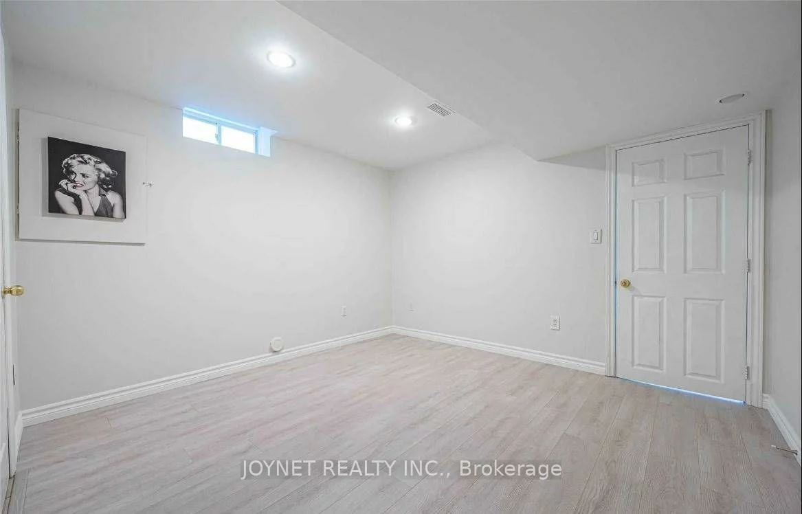 323, Flagstone, Woodland Hill, Newmarket