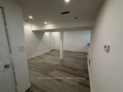 34, Main, Central Newmarket, Newmarket