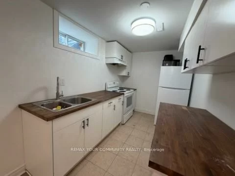 34, Main, Central Newmarket, Newmarket
