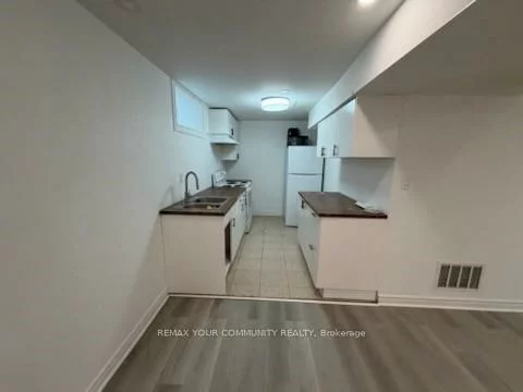 34, Main, Central Newmarket, Newmarket