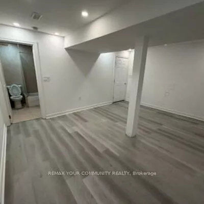 34, Main, Central Newmarket, Newmarket