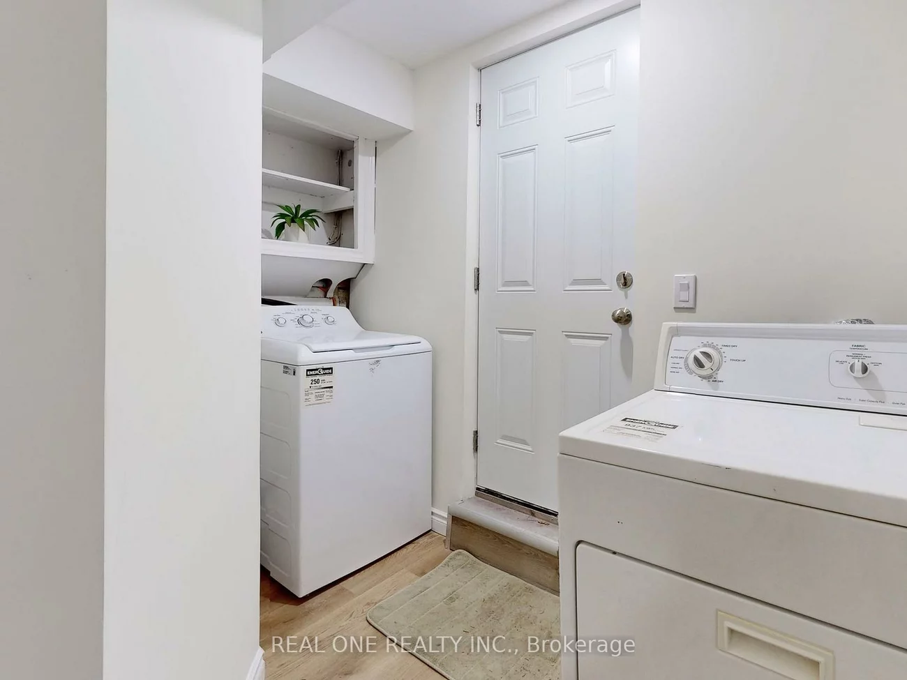 47, Lowe, Huron Heights-Leslie Valley, Newmarket