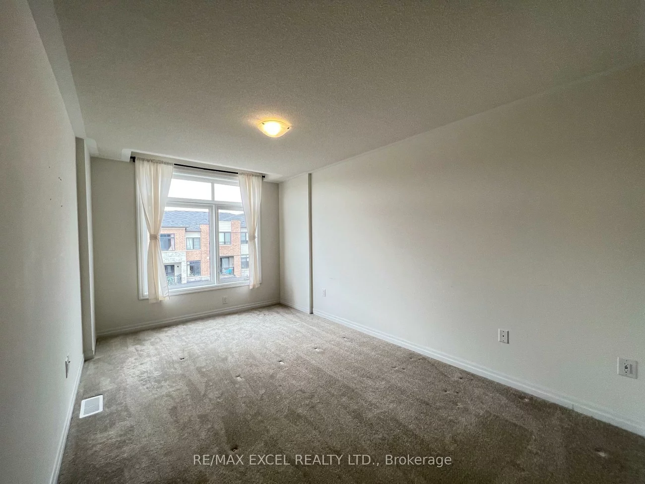 251, Vivant, Woodland Hill, Newmarket