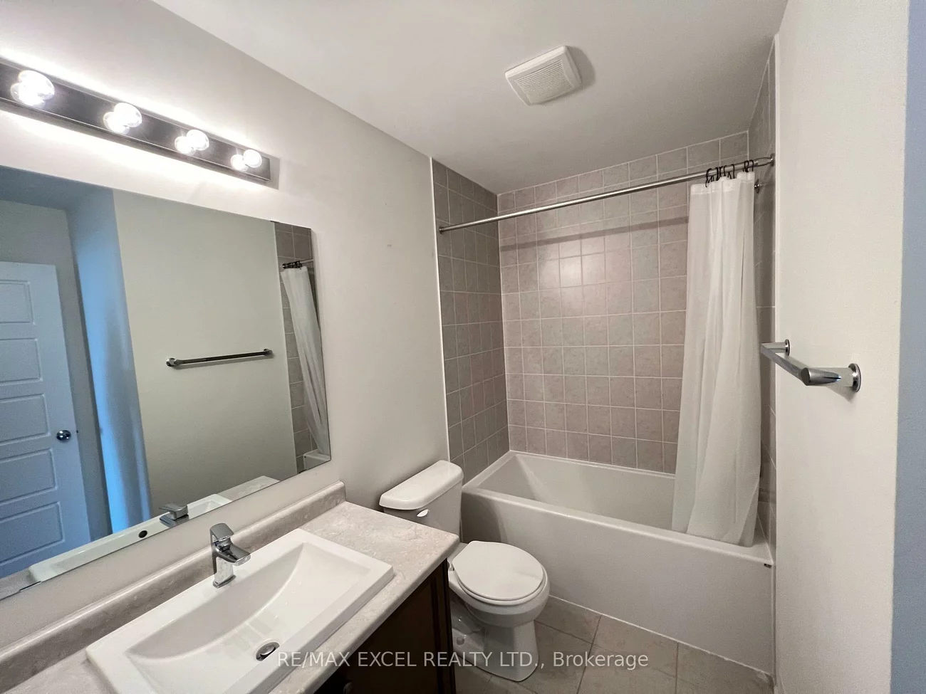 251, Vivant, Woodland Hill, Newmarket