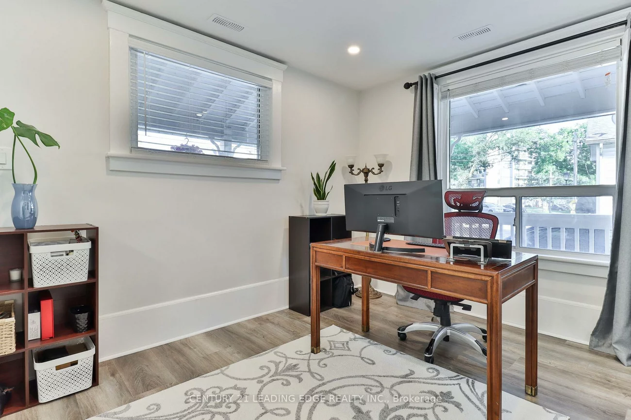 487, Eagle, Central Newmarket, Newmarket