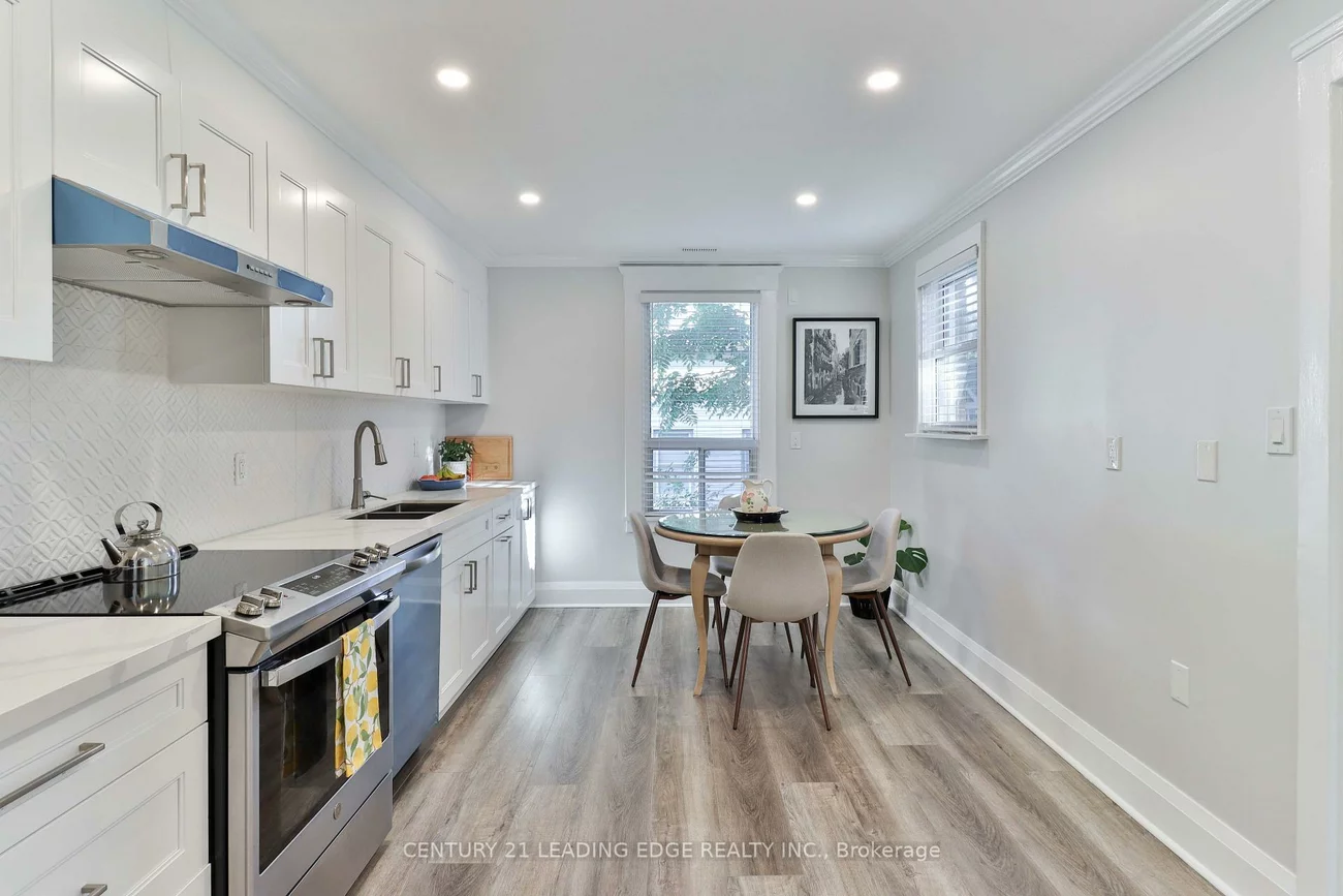 487, Eagle, Central Newmarket, Newmarket