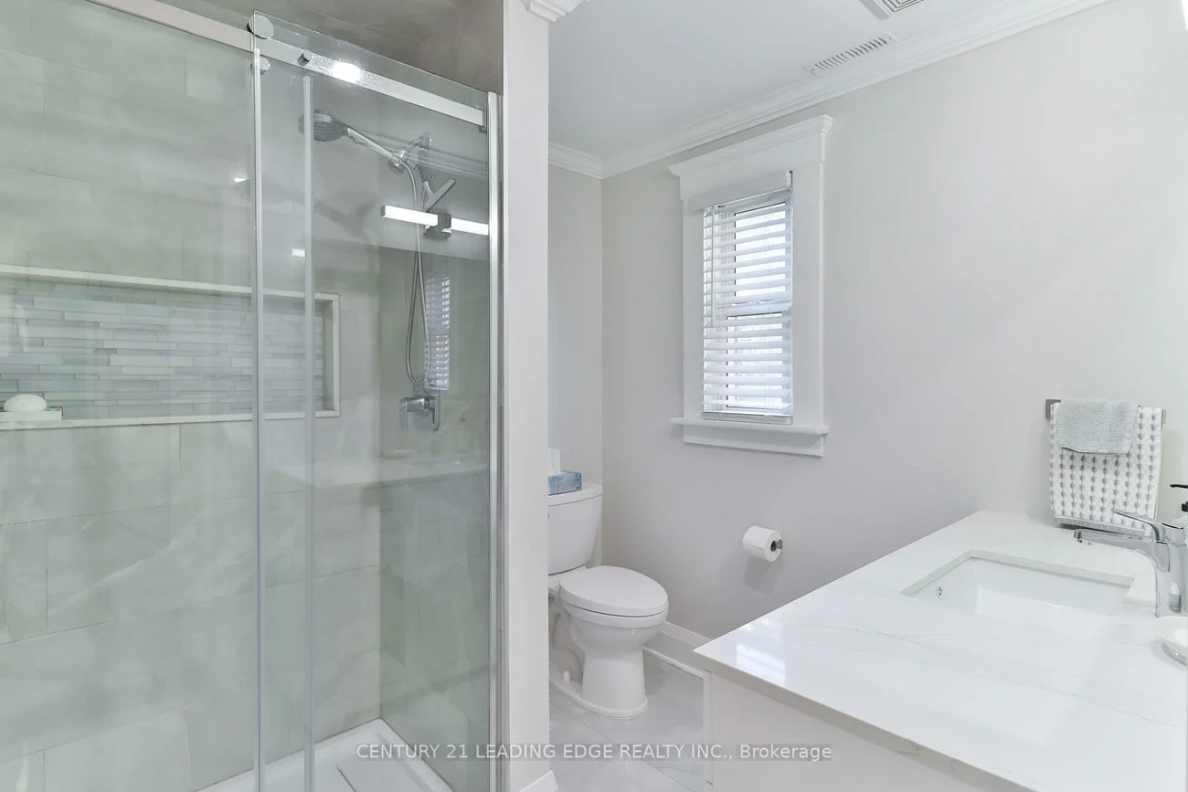 487, Eagle, Central Newmarket, Newmarket