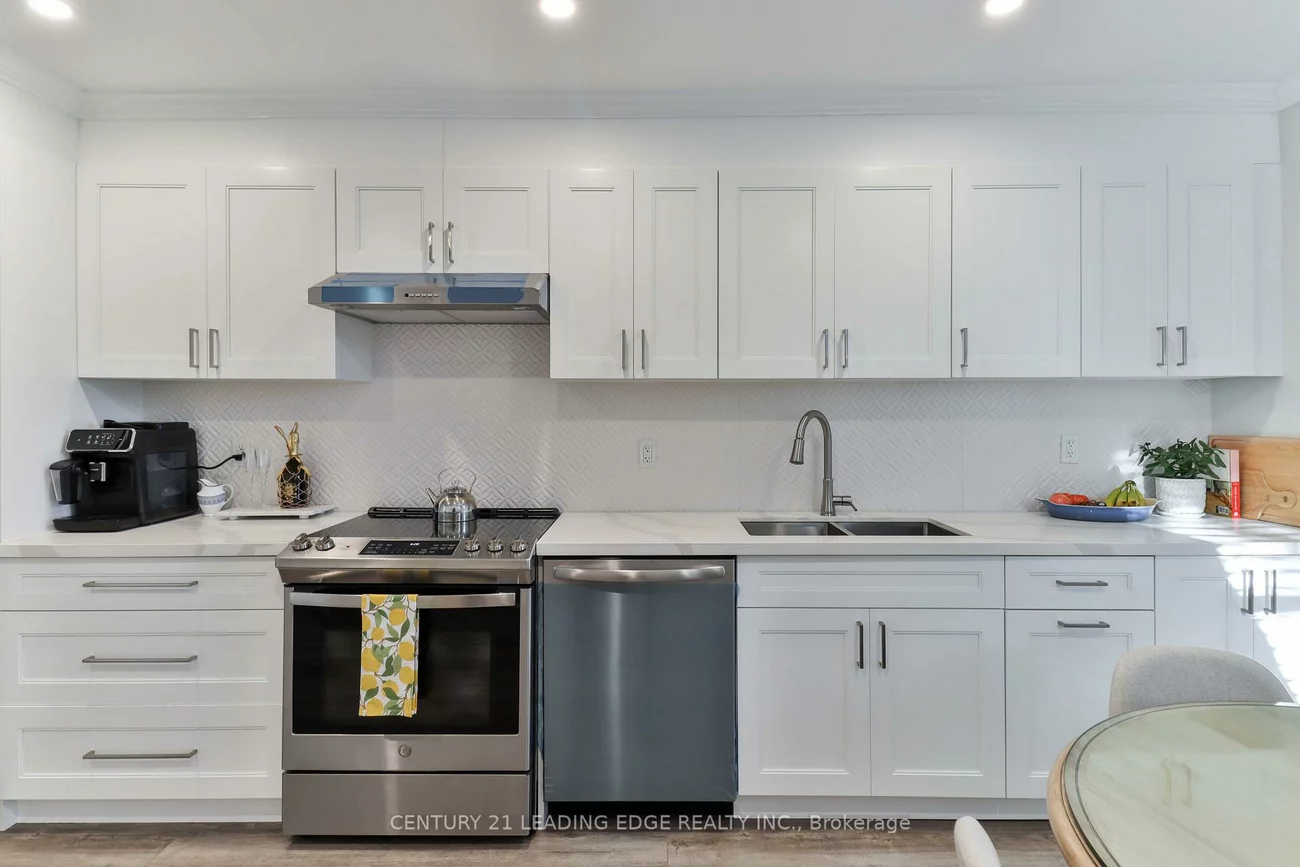 487, Eagle, Central Newmarket, Newmarket