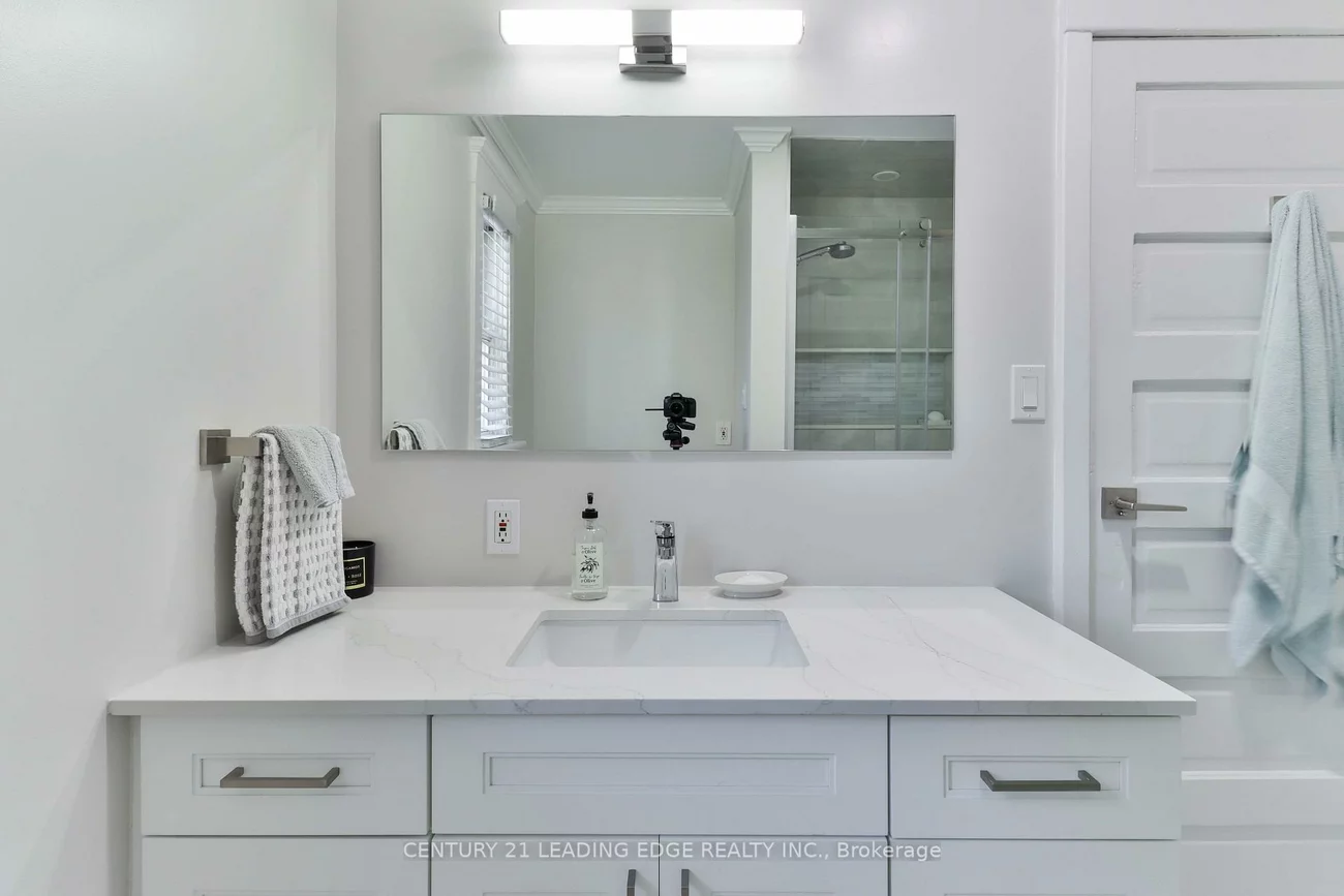 487, Eagle, Central Newmarket, Newmarket