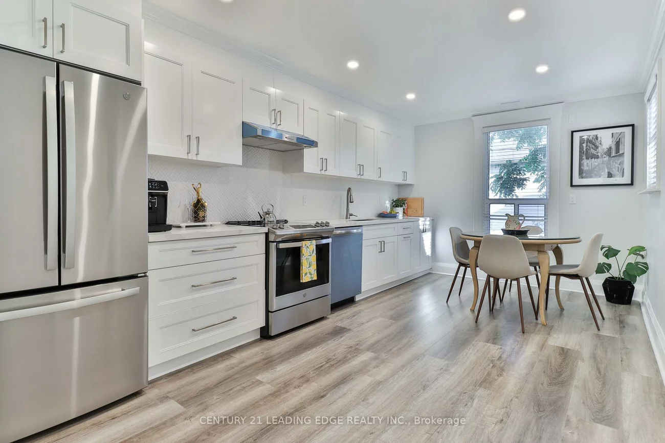 487, Eagle, Central Newmarket, Newmarket