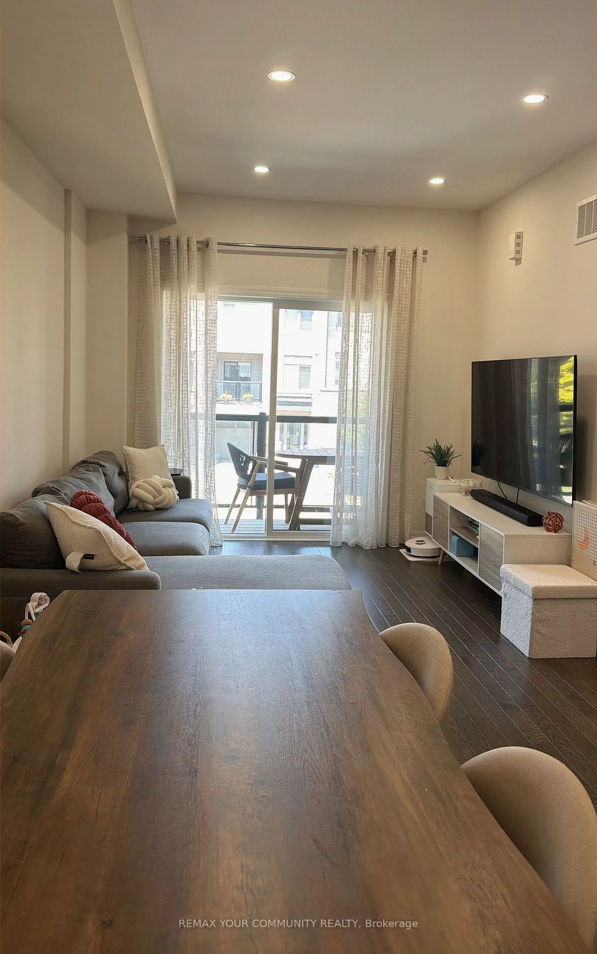 51, Vantage, Woodland Hill, Newmarket