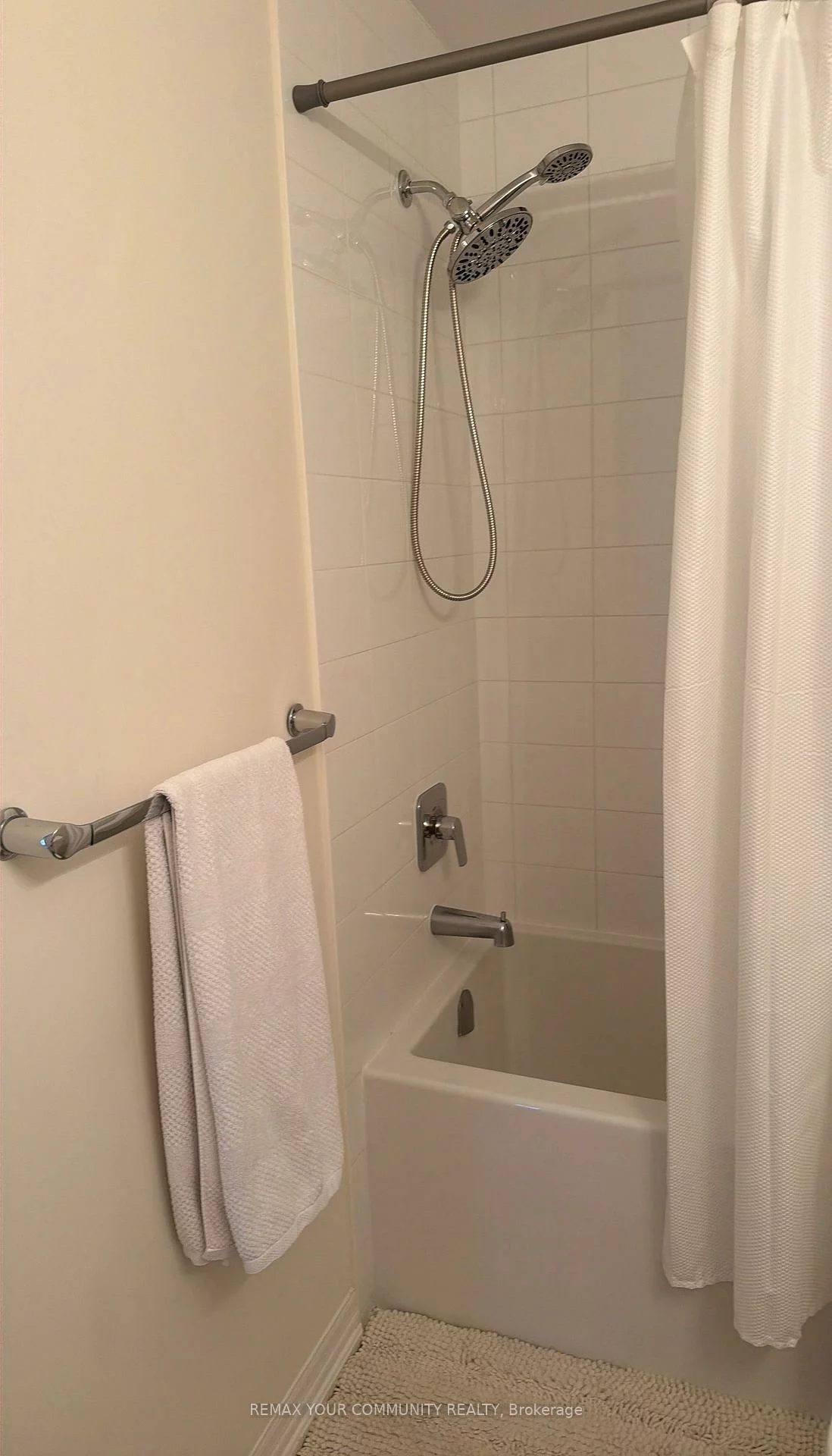 51, Vantage, Woodland Hill, Newmarket