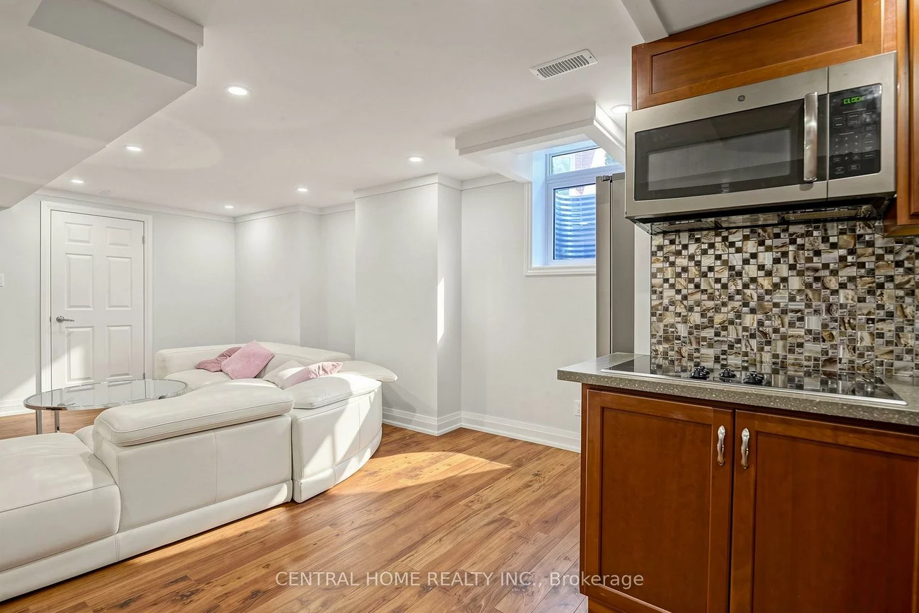 307, Alex Doner, Glenway Estates, Newmarket