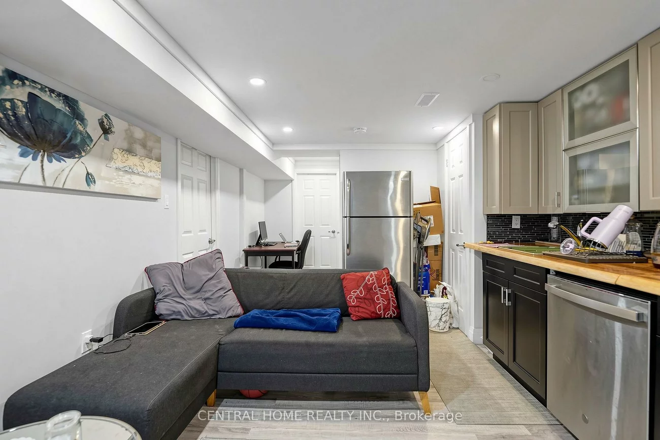 307, Alex Doner, Glenway Estates, Newmarket