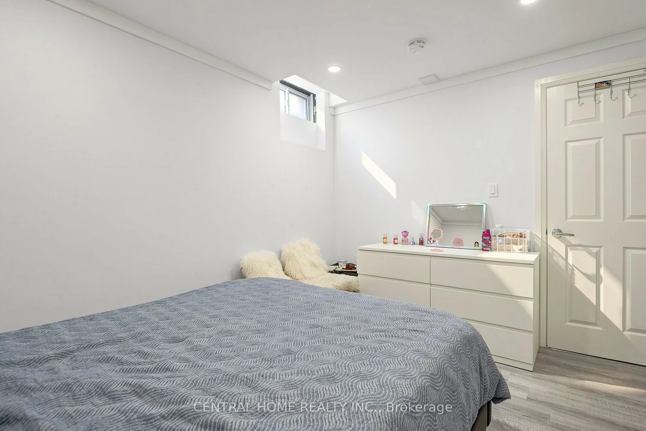 307, Alex Doner, Glenway Estates, Newmarket