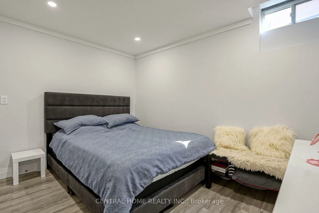 307, Alex Doner, Glenway Estates, Newmarket