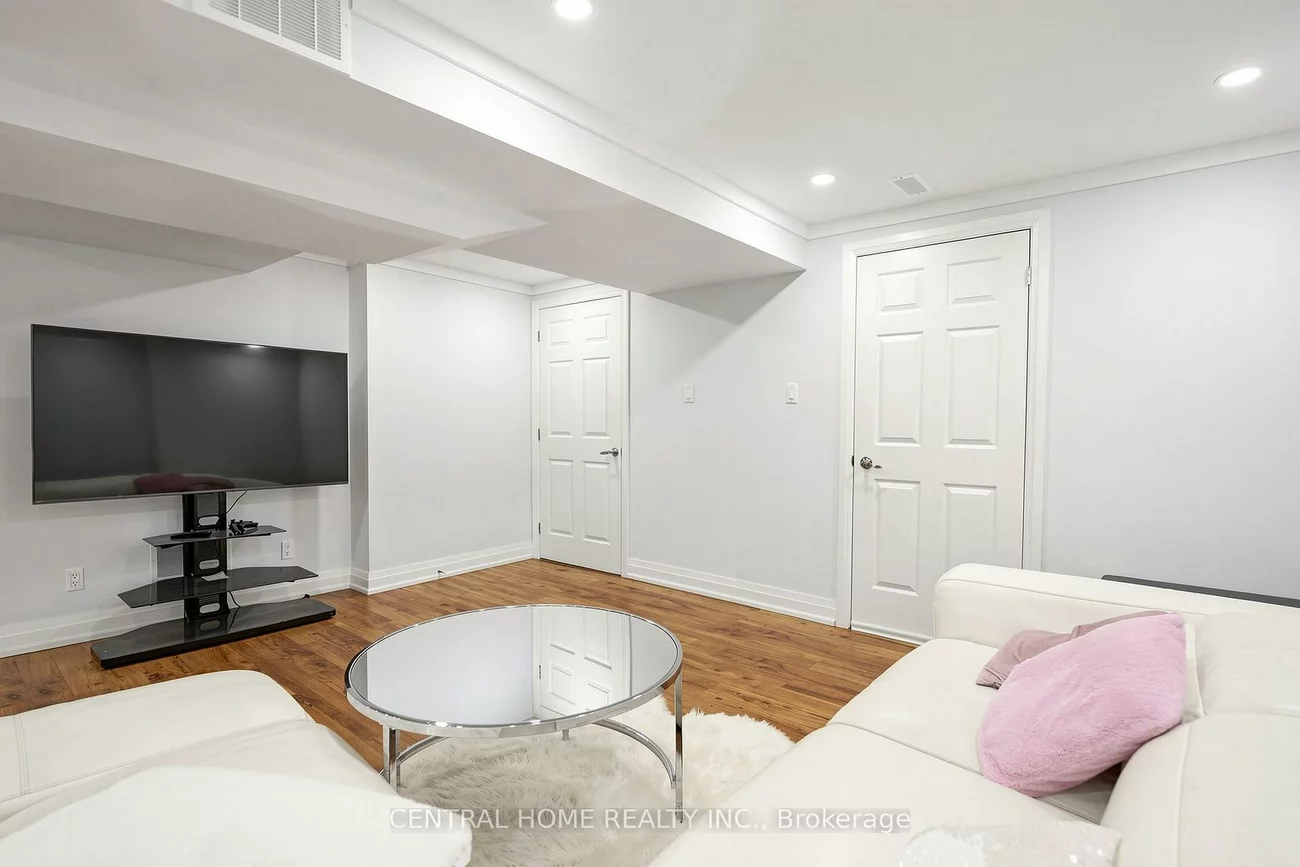 307, Alex Doner, Glenway Estates, Newmarket
