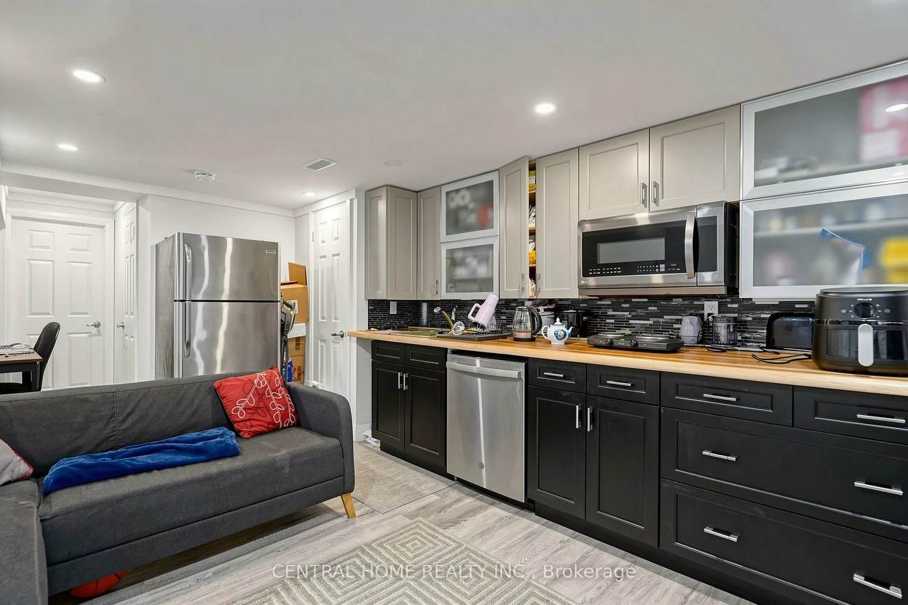 307, Alex Doner, Glenway Estates, Newmarket