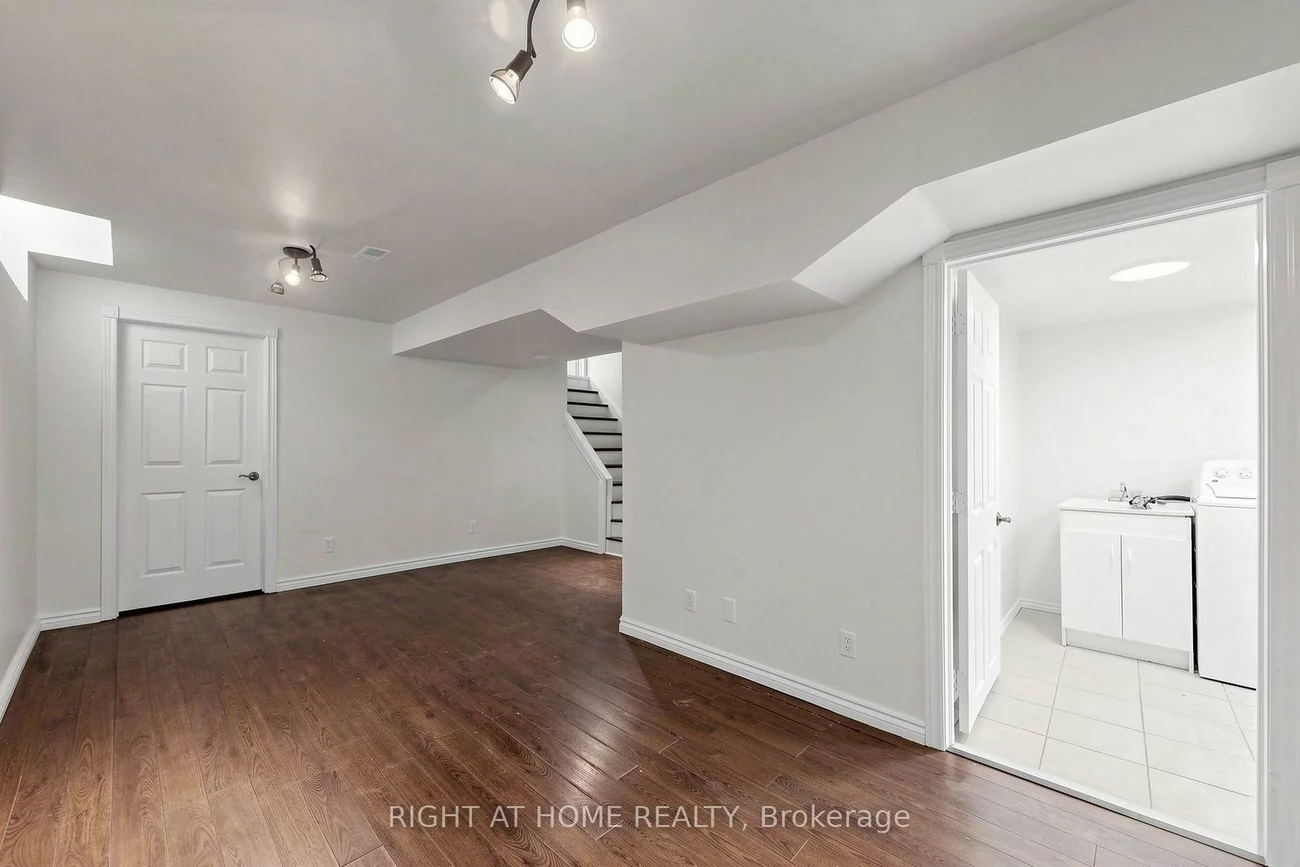 22, Foxtail, Armitage, Newmarket