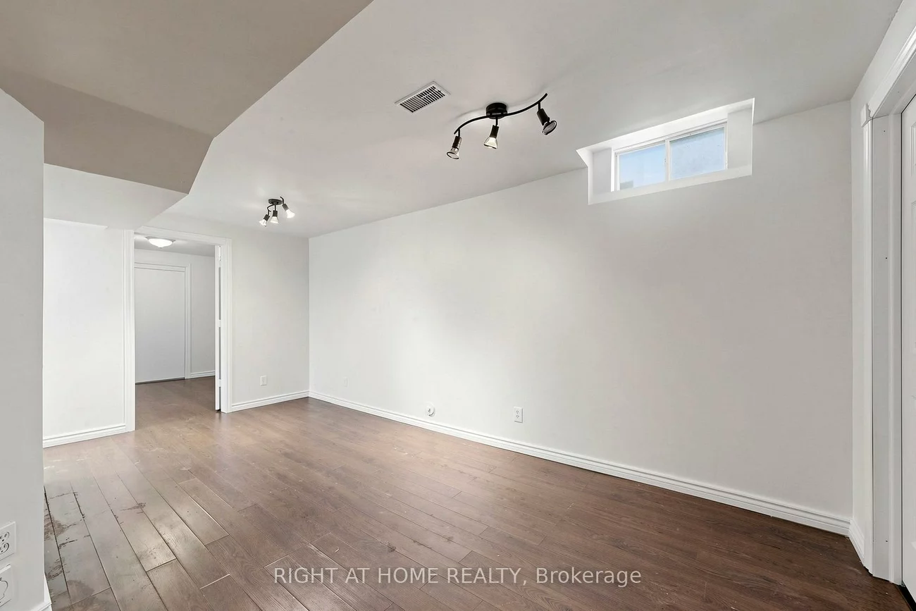 22, Foxtail, Armitage, Newmarket