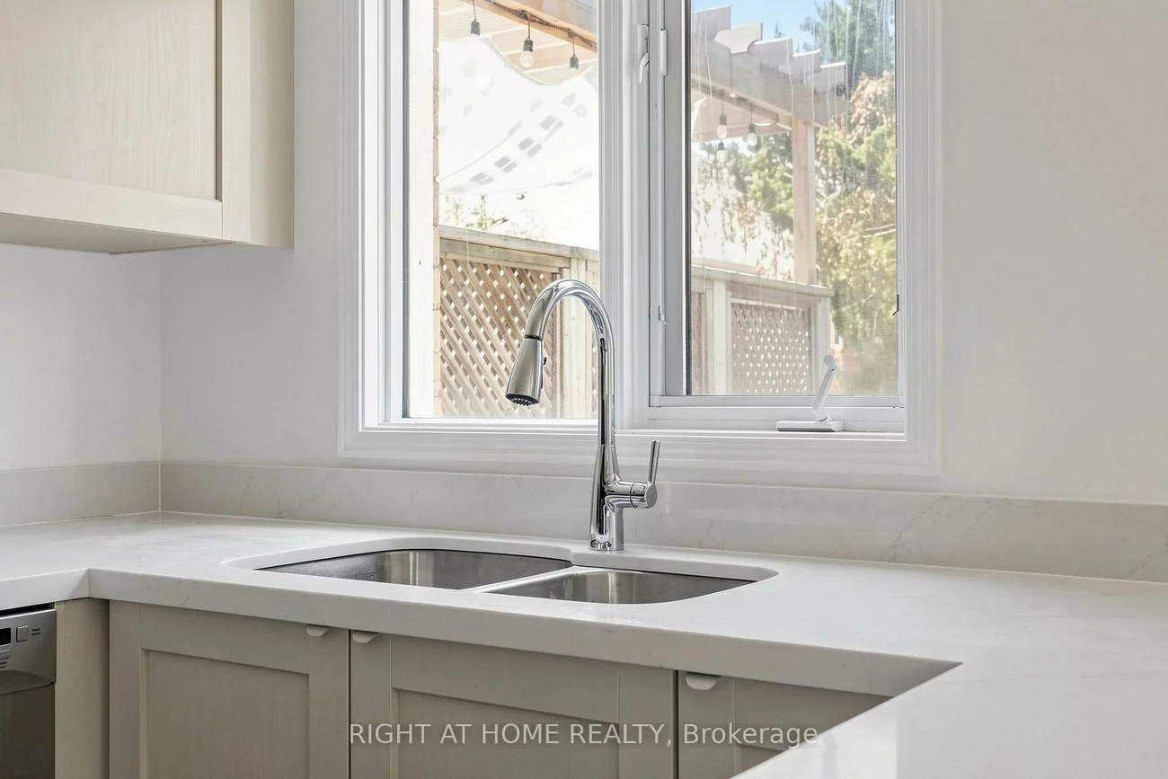 22, Foxtail, Armitage, Newmarket