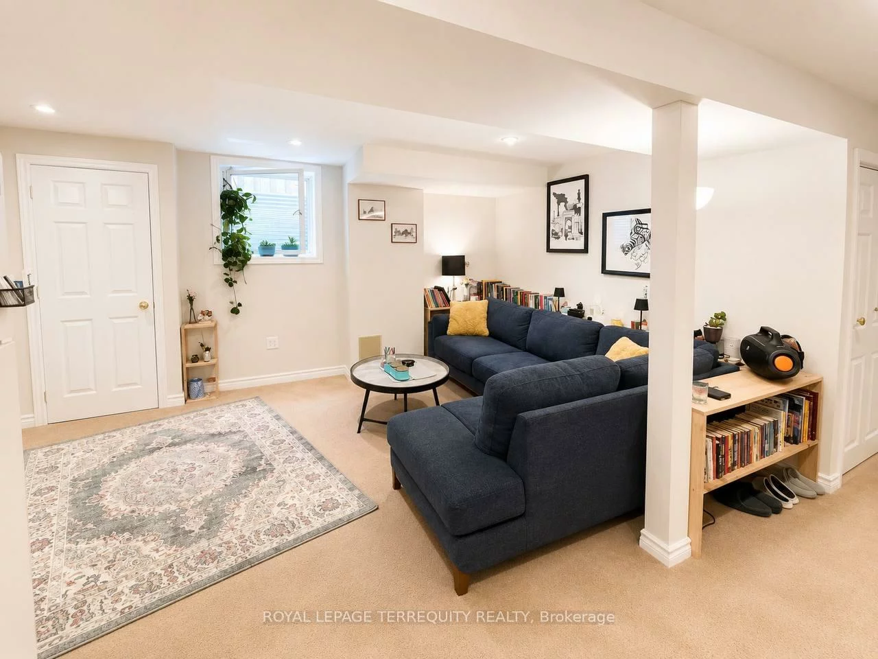 42, Portland Cres, Bristol-London, Newmarket