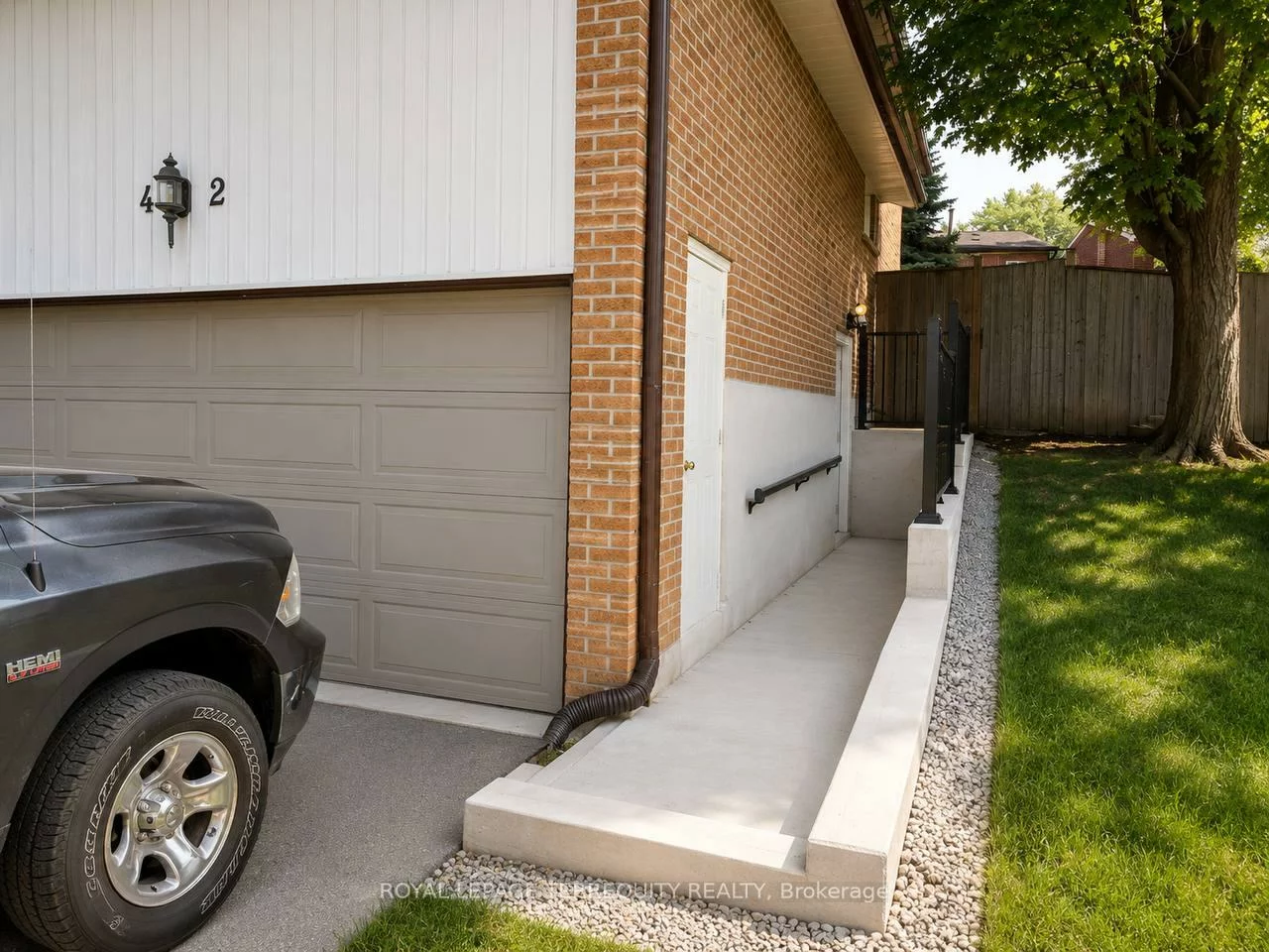 42, Portland Cres, Bristol-London, Newmarket