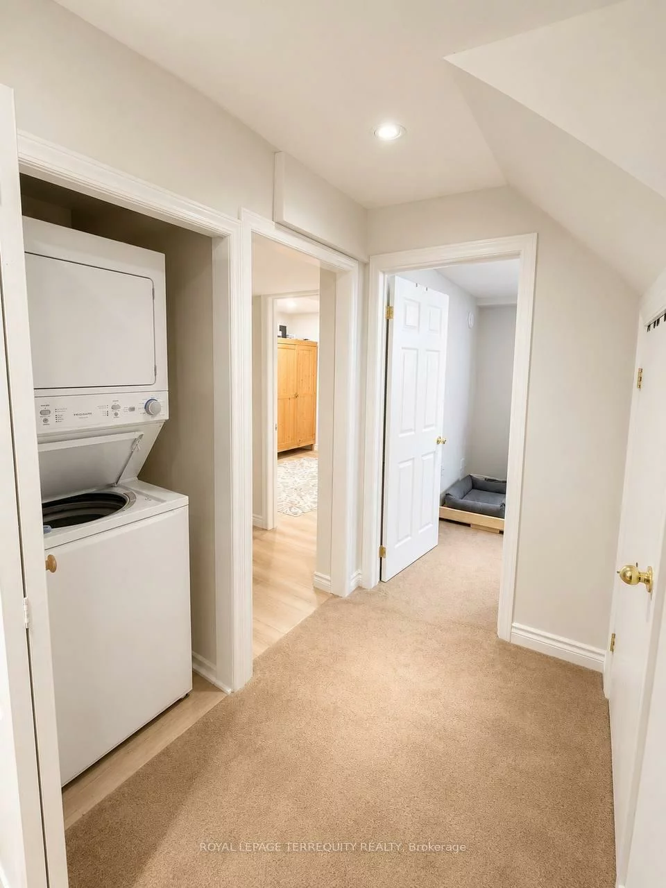 42, Portland Cres, Bristol-London, Newmarket