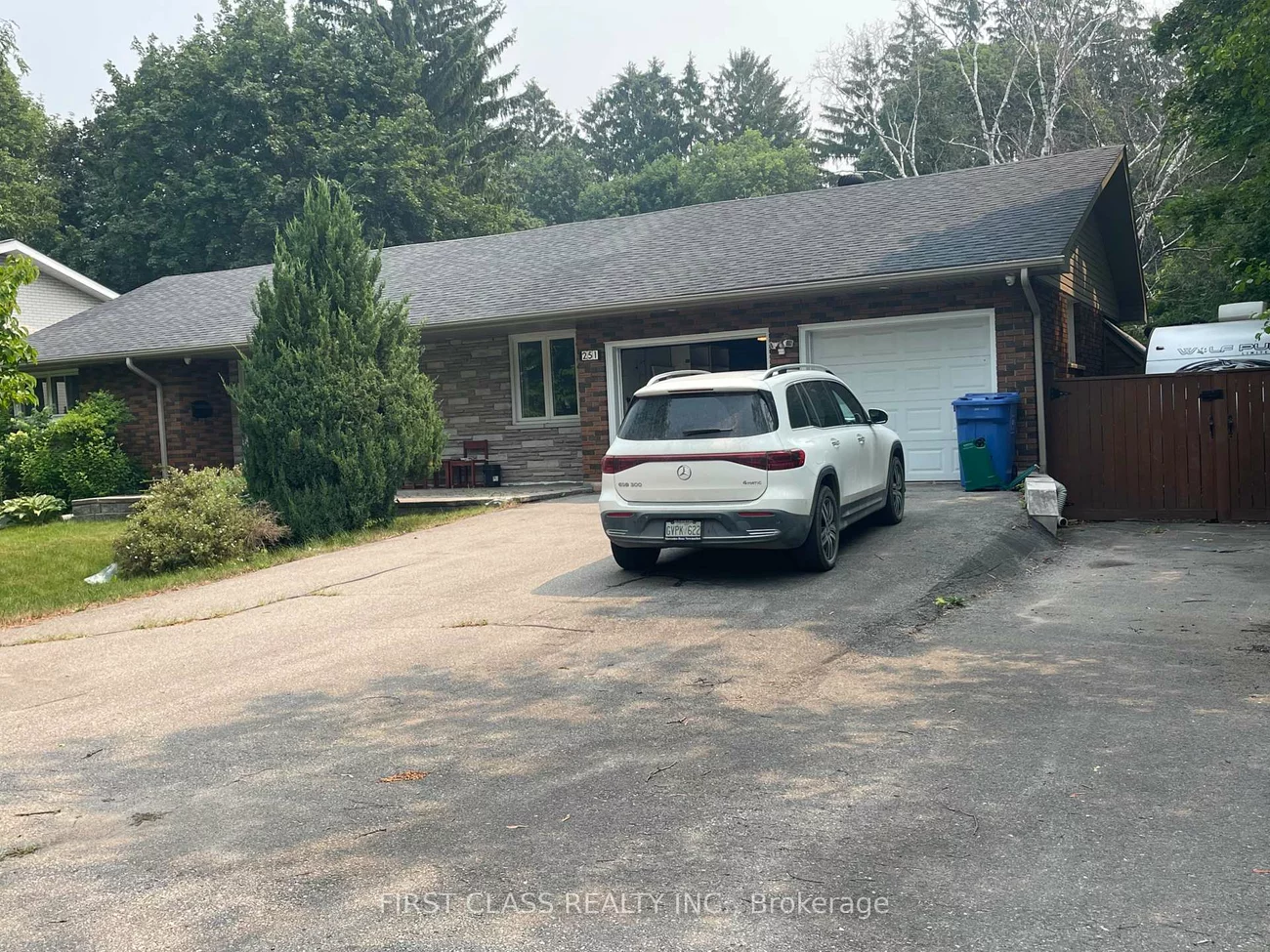 251, Scott, Central Newmarket, Newmarket