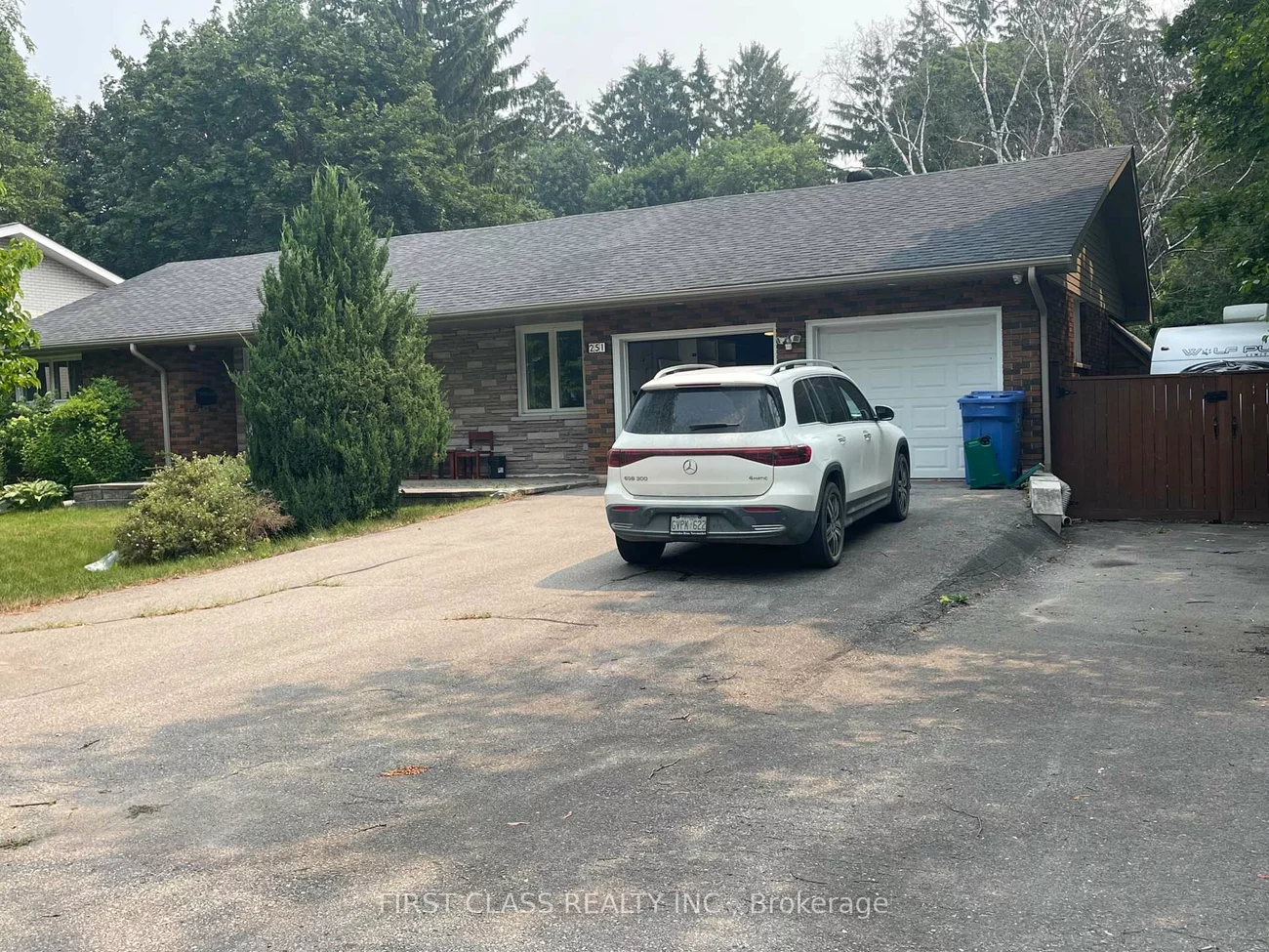 251, Scott, Central Newmarket, Newmarket